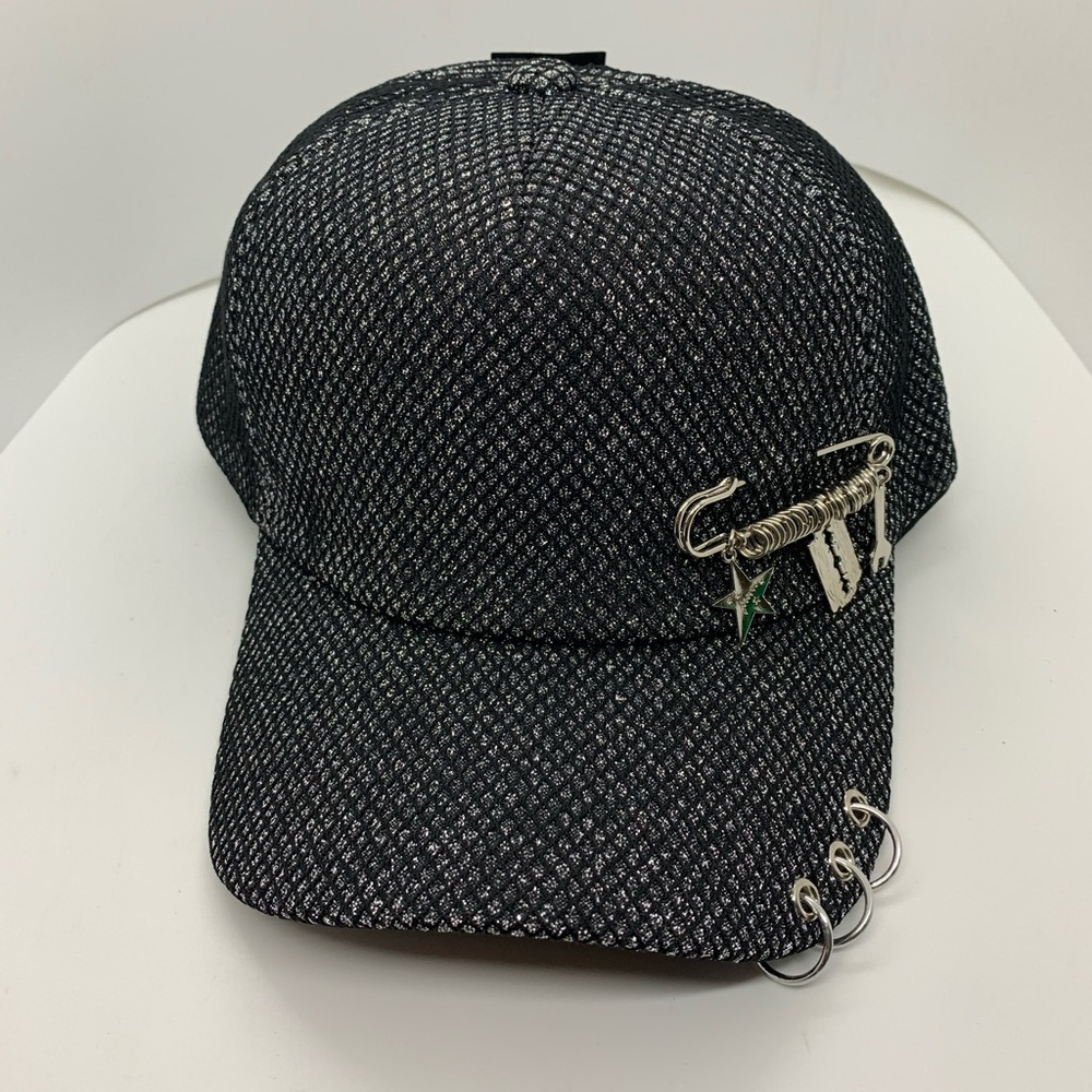 Hat with piercings and safety pin 🧷 star